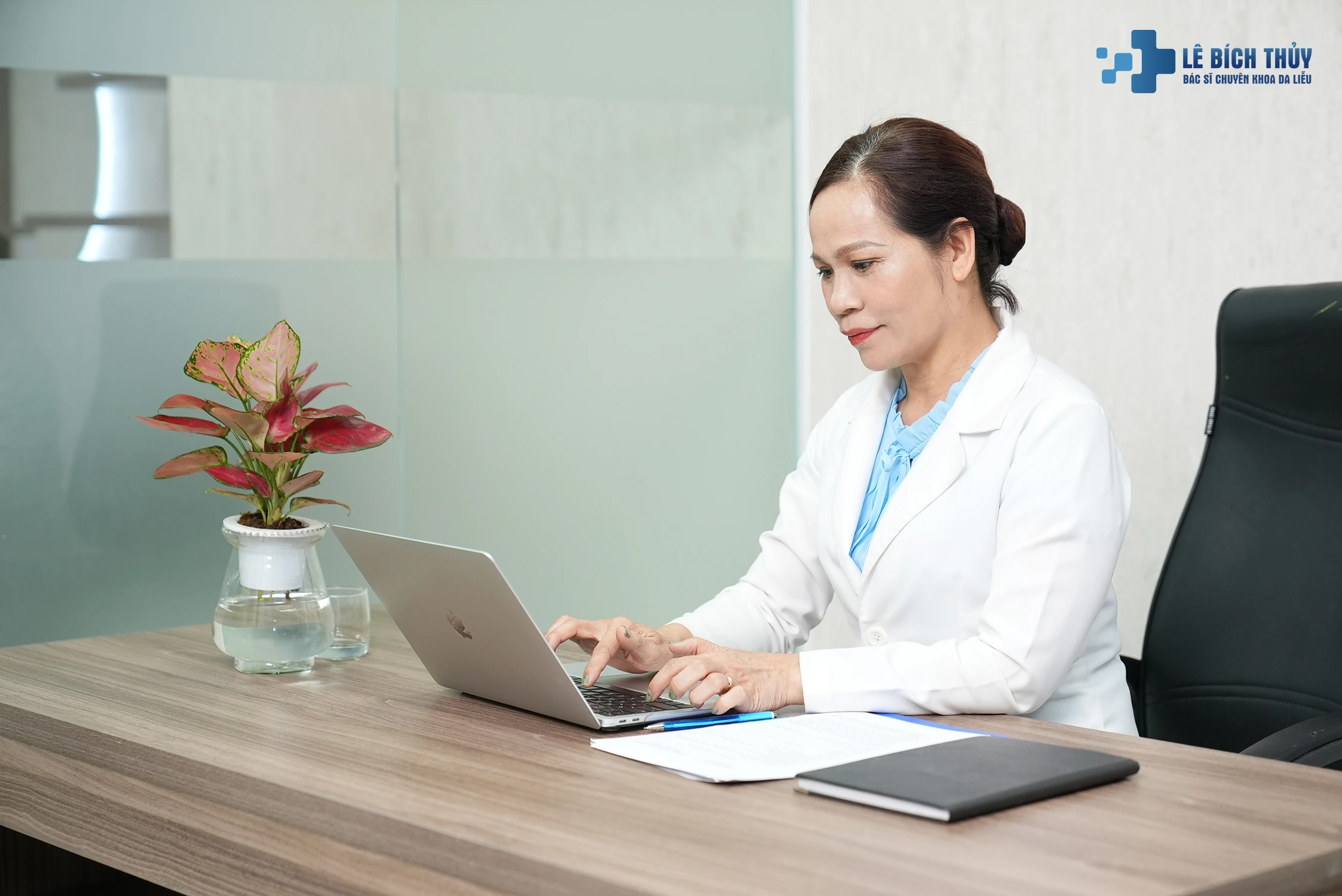 Bác Sĩ Lê Bích Thủy – Người Tiên Phong Đưa Công Nghệ Cao Vào Điều Trị Nám, Tàn Nhang và Tăng Sắc Tố
